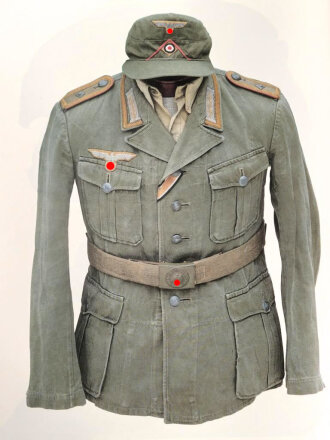 "Field Uniforms of German Army Panzer Forces in Worls War 2" 313 Seiten, DIN A4, gebraucht, englisch