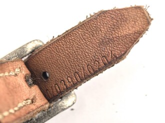 Stahlhelm Kinnriemen Wehrmacht, neuzeitliche Fertigung. Ungereinigt