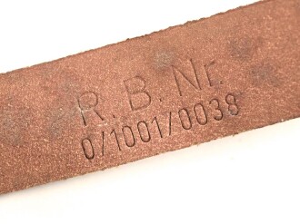 Stahlhelm Kinnriemen Wehrmacht, höchstwahrscheinlich neuzeitliche Fertigung. Ungereinigt