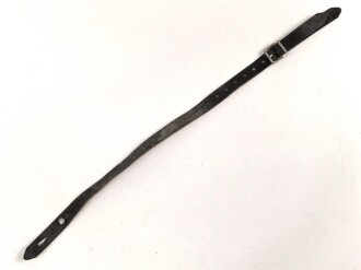 Stahlhelm Kinnriemen Wehrmacht, höchstwahrscheinlich neuzeitliche Fertigung. Ungereinigt