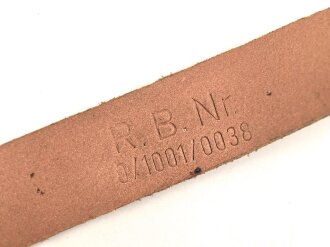 Stahlhelm Kinnriemen Wehrmacht, höchstwahrscheinlich neuzeitliche Fertigung. Ungereinigt