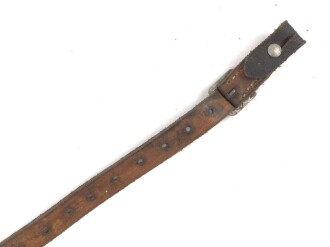 Stahlhelm Kinnriemen Wehrmacht, neuzeitliche Fertigung. Ungereinigt