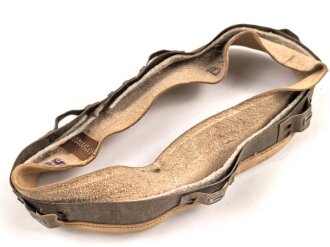 Innenfutter für einen Tropenhelm der Wehrmacht. Kopfgrösse 56, verzogenes Stück