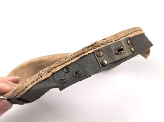 Innenfutter für einen Tropenhelm der Wehrmacht. Kopfgrösse 57, verzogenes Stück