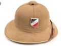 Afrikakorps, Tropenhelm für Angehörige der Luftwaffe. Ursprünglich französischer Helm von 1939, als Beutestück in die Wehrmacht übernommen. Guter Gesamtzustand, die Effekten original ? Kopfgrösse 57