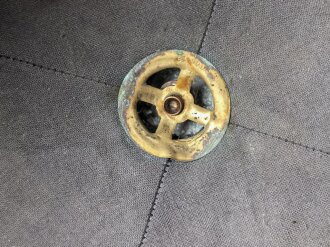 Afrikakorps, Tropenhelm für Angehörige des Heeres. Ursprünglich französischer Helm , als Beutestück in die Wehrmacht übernommen. Guter Gesamtzustand, Kopfgrösse gemessen 58