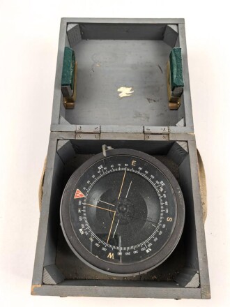 Großbritannien, Royal Air Force, Luftwaffe Kompass Type P 10. Guter Zustand, im originalen Transportkasten. Höchstwahrscheinlich aus der Zeit des 2. Weltkrieg. Ungereinigtes Stück