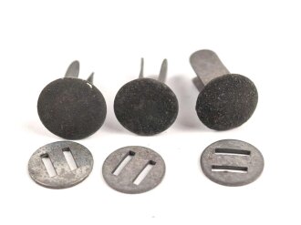 Satz Nieten für Stahlhelm der Wehrmacht. Originallack, ungebraucht, aus altem Lagerbestand