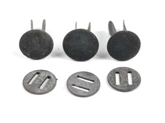 Satz Nieten für Stahlhelm der Wehrmacht. Originallack, ungebraucht, aus altem Lagerbestand