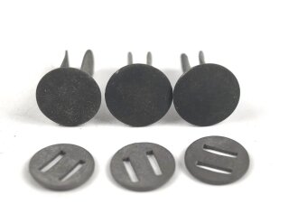 Satz Nieten für Stahlhelm der Wehrmacht. Originallack, ungebraucht, aus altem Lagerbestand