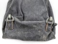 Luftwaffe, Rucksack für Angehörige der Artillerie. Wohl ungetragenes Stück,  Lagerschäden.