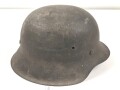 Stahlhelm für Angehörige des Heeres. Modell 1942. In allen Teilen original zusammengehöriges Stück, nicht gereinigt. ET64
