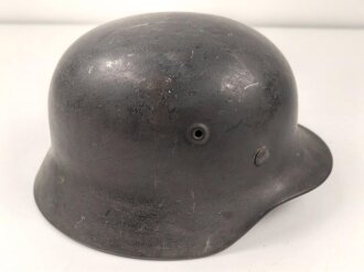 Stahlhelm für Angehörige der Luftwaffe. Modell 1940. In allen Teilen original zusammengehöriges Stück, nicht gereinigt. Q64