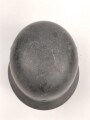 Stahlhelm für Angehörige der Luftwaffe. Modell 1940. In allen Teilen original zusammengehöriges Stück, nicht gereinigt. Q64