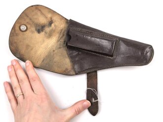 Pistolentasche aus braunem Ersatzmaterial, ohne jegliche Markierungen.