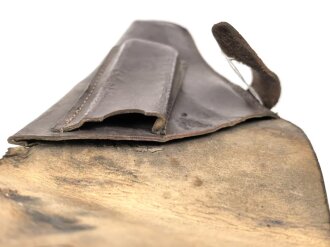 Pistolentasche aus braunem Ersatzmaterial, ohne jegliche Markierungen.