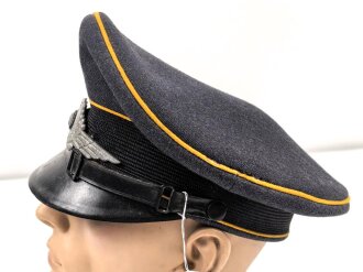 Luftwaffe, Schirmmütze für Mannschaften fliegendes Personal oder Fallschirmtruppe. Die Schwinge hängt an nur einem Splint. Kopfgrösse gemessen 56