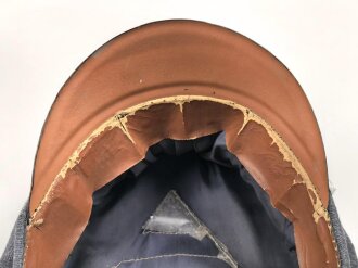 Luftwaffe, Schirmmütze für Mannschaften fliegendes Personal oder Fallschirmtruppe. Die Schwinge hängt an nur einem Splint. Kopfgrösse gemessen 56