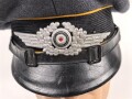 Luftwaffe, Schirmmütze für Mannschaften fliegendes Personal oder Fallschirmtruppe. Die Schwinge hängt an nur einem Splint. Kopfgrösse gemessen 56