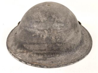 Großbritannien, Stahlhelm / Tellerhelm 2. Weltkrieg. Originallack, das Innenfutter datiert 1942