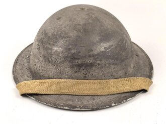 Großbritannien, Stahlhelm / Tellerhelm 2. Weltkrieg. Originallack, das Innenfutter datiert 1942
