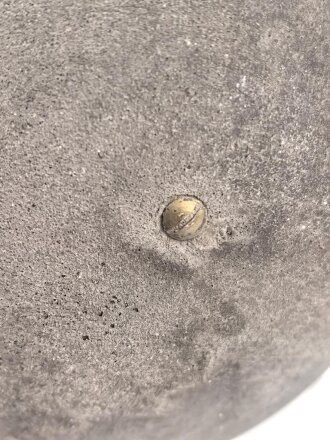 Großbritannien, Stahlhelm / Tellerhelm 2. Weltkrieg. Originallack, das Innenfutter datiert 1942