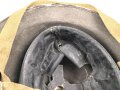 Großbritannien, Stahlhelm / Tellerhelm 2. Weltkrieg. Originallack, das Innenfutter datiert 1942