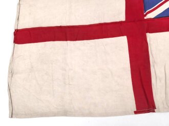 Großbritannien, Royal Navy white Ensign flag, size 18 x 34, dated 1943. Used, good condition