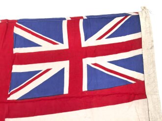 Großbritannien, Royal Navy white Ensign flag, size 18 x 34, dated 1943. Used, good condition