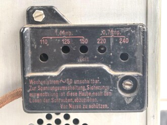 Verstärker zum Arbeitsfront Empfänger DAF 1011 Hersteller SABA ( Schwarzwälder-Apparate-Bau-Anstalt, August Schwer Söhne GmbH, Villingen ) Guter Zustand, Funktion nicht geprüft. Selten