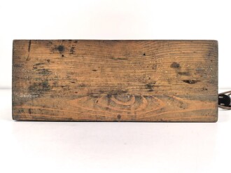 Verstärker zum Arbeitsfront Empfänger DAF 1011 Hersteller SABA ( Schwarzwälder-Apparate-Bau-Anstalt, August Schwer Söhne GmbH, Villingen ) Guter Zustand, Funktion nicht geprüft. Selten