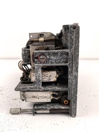 Luftwaffe, Umformer U.10/E, Ln 27377 für Fu.G 10. Originallack, Funktion nicht geprüft