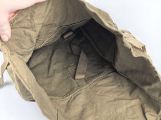 British Manpack Signal Carrier No. 3, dated 1944, very good condition