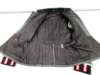 Waffenrock für einen Unteroffizier der Artillerie. getragenes Stück in gutem Gesamtzustand, die Effekten original vernäht, direkt aus Privathaushalt.