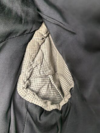 Waffenrock für einen Unteroffizier der Artillerie. getragenes Stück in gutem Gesamtzustand, die Effekten original vernäht, direkt aus Privathaushalt.