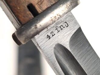 Seitengewehr Modell 84/98 für k98 der Wehrmacht. Nummerngleiches Stück von 42 fnj, Scheide überlackiert