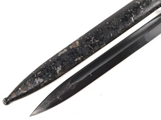 Seitengewehr Modell 84/98 für k98 der Wehrmacht. Nummerngleiches Stück von 42 fnj, Scheide überlackiert