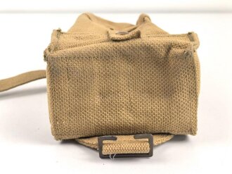 Canada,  Pattern 1937 basic ammo pouch with waist strap. Dated 1942, unused