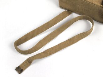 Canada,  Pattern 1937 basic ammo pouch with waist strap. Dated 1942, unused