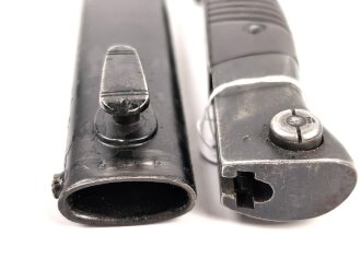 Seitengewehr M84/98 für K98 der Wehrmach, getragenes Stück, die Scheide überlackiert