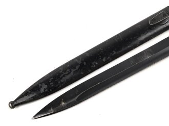 Seitengewehr M84/98 für K98 der Wehrmach, getragenes Stück, die Scheide überlackiert