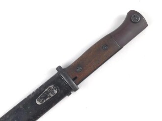 Seitengewehr M84/98 für K98 der Wehrmach, getragenes Stück, die Scheide überlackiert