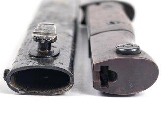 Seitengewehr M84/98 für K98 der Wehrmach, getragenes Stück, die Scheide überlackiert