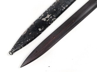 Seitengewehr M84/98 für K98 der Wehrmach, getragenes Stück, die Scheide überlackiert