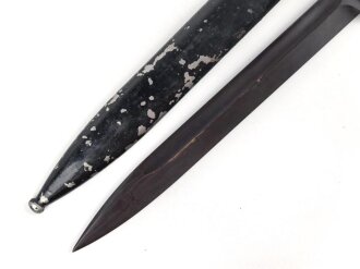 Seitengewehr M84/98 für K98 der Wehrmach, getragenes Stück, die Scheide überlackiert