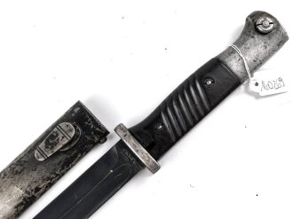 Seitengewehr M84/98 für K98 der Wehrmach, getragenes Stück, die Scheide überlackiert