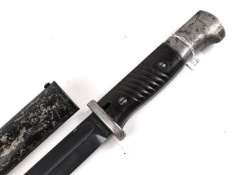 Seitengewehr M84/98 für K98 der Wehrmach, getragenes Stück, die Scheide überlackiert