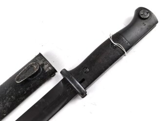 Seitengewehr M84/98 für K98 der Wehrmach, getragenes Stück, die Scheide überlackiert