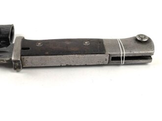 Seitengewehr M84/98 für K98 der Wehrmach, getragenes Stück, die Scheide überlackiert