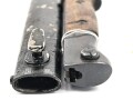 Seitengewehr M84/98 für K98 der Wehrmach, getragenes Stück, die Scheide überlackiert